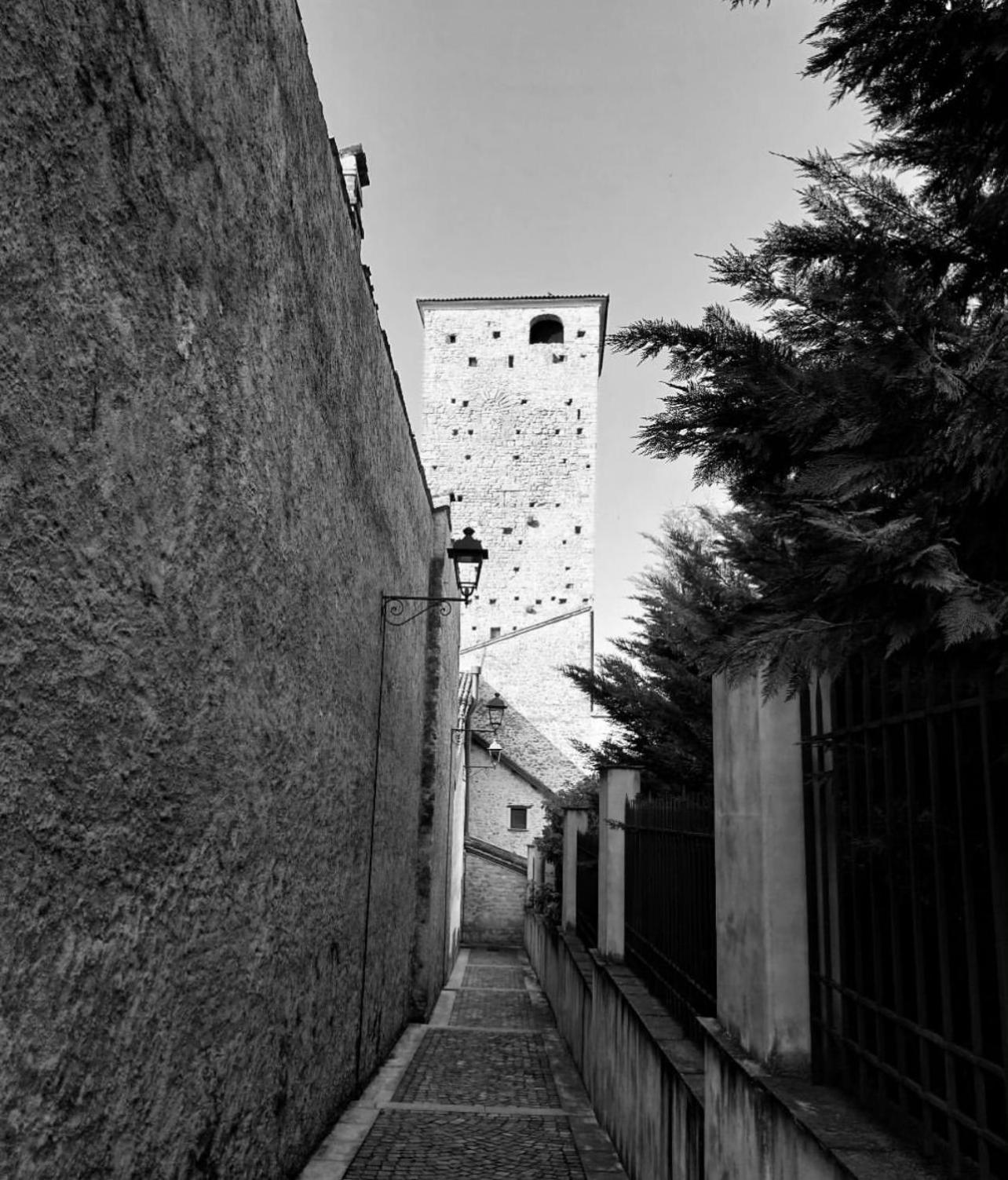 La Quintessenza Del Borgo Bed & Breakfast Varzi Exterior photo