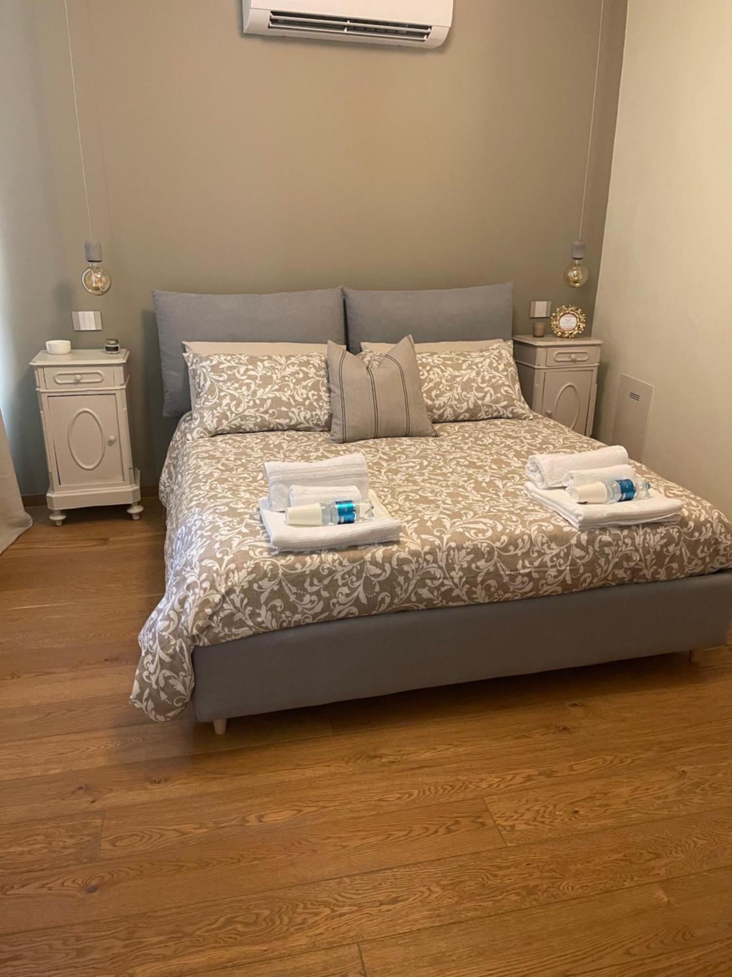 La Quintessenza Del Borgo Bed & Breakfast Varzi Exterior photo