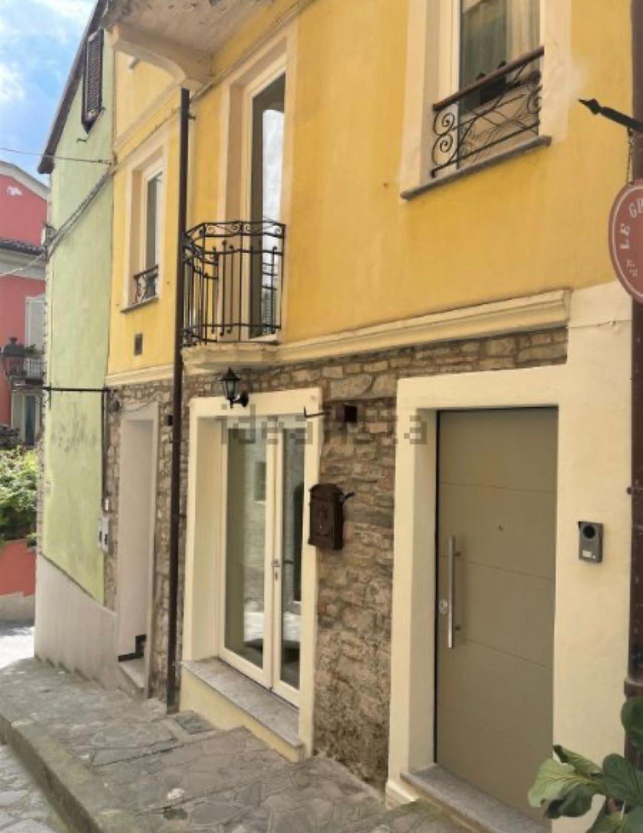 La Quintessenza Del Borgo Bed & Breakfast Varzi Exterior photo
