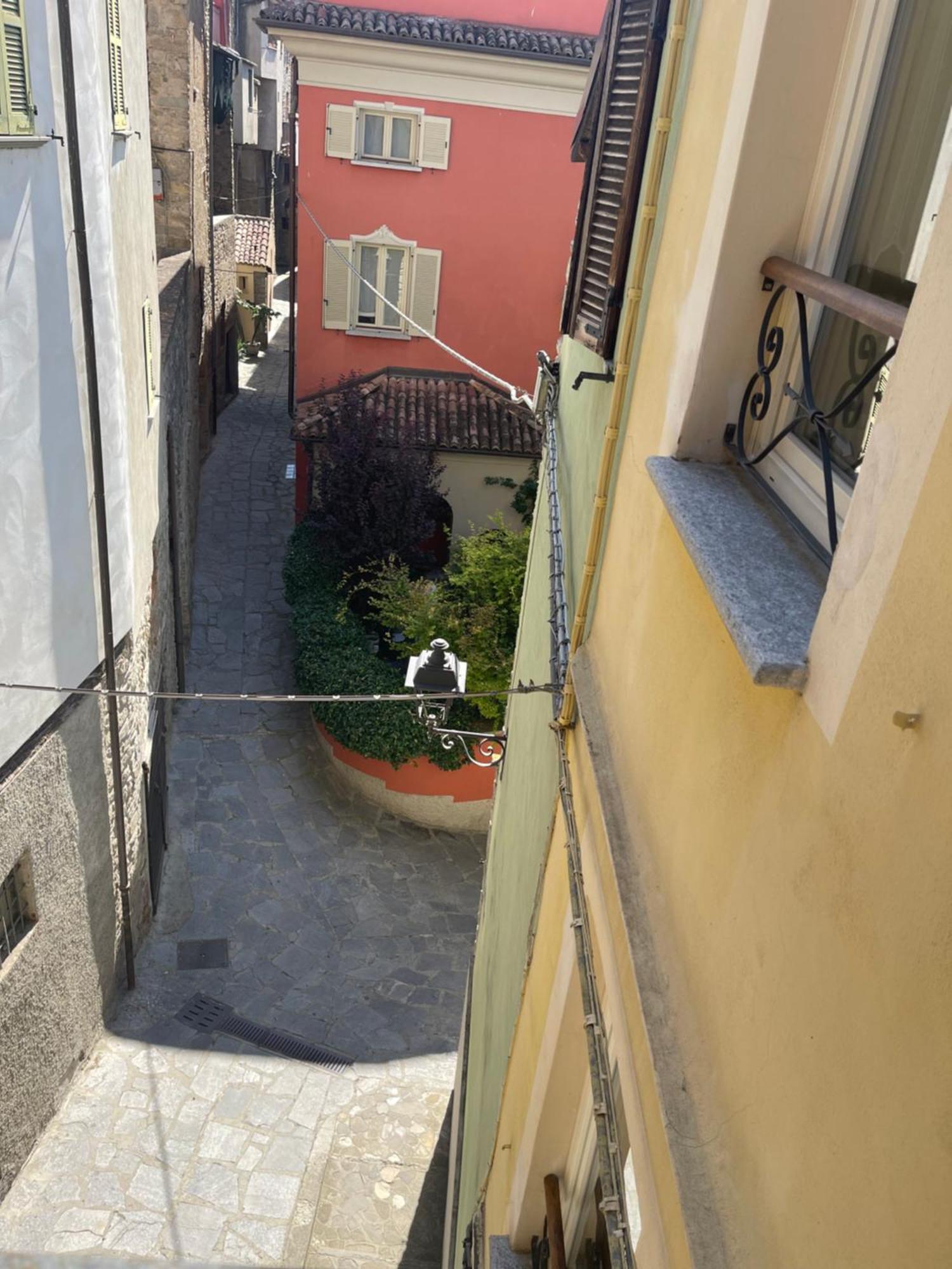 La Quintessenza Del Borgo Bed & Breakfast Varzi Exterior photo